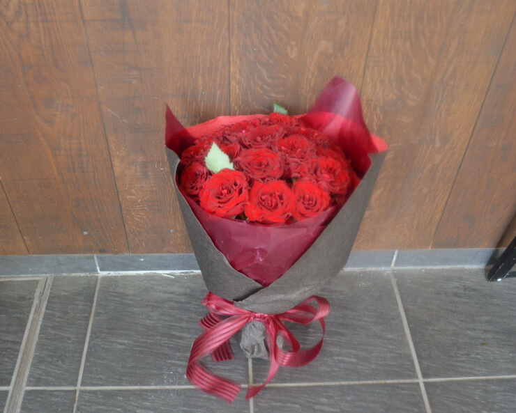 誕生日プレゼント赤バラ花束20本
