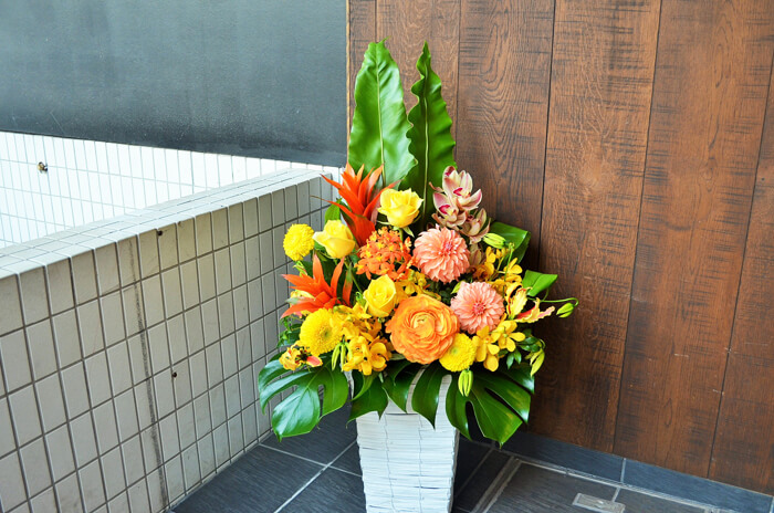 大阪府泉佐野市 Birkenstockりんくうプレミアム アウトレット店様のリニューアルオープン祝い花 はなしごと