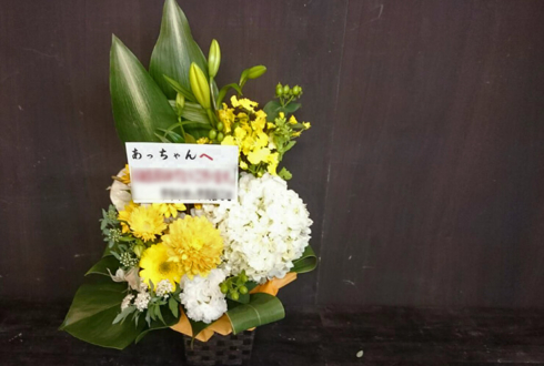 練馬区豊玉 ミラクル ご店主様の誕生日祝い白系の花