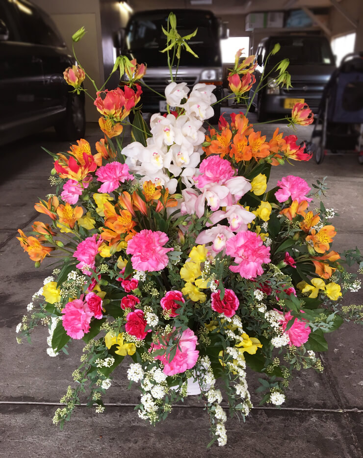 目黒区鷹番aman治療院様の開院祝い花