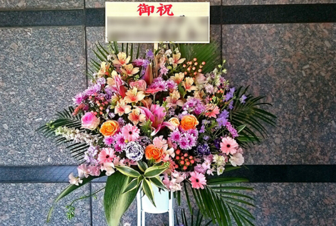 練馬文化センター 東京こども専門学校様の卒業式 優しい色味のスタンド花