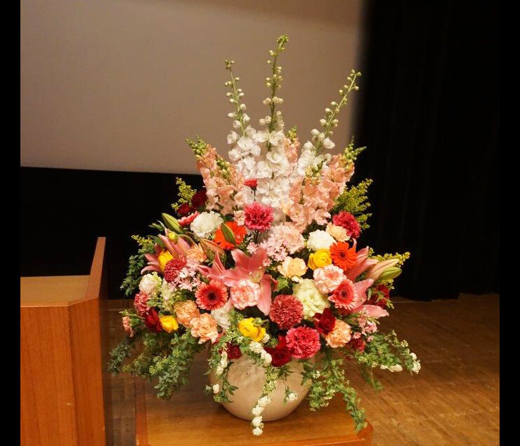 セシオン杉並 日本東京国際学院様の卒業式 壇上花