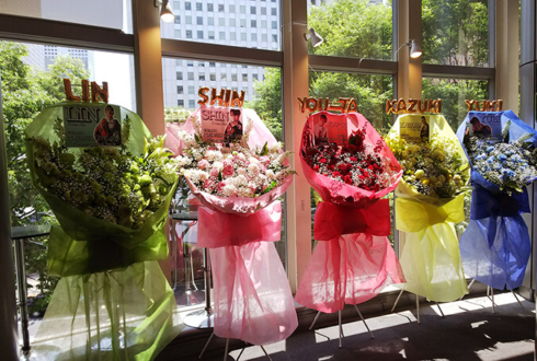 新宿ReNY MADKID様のライブ公演祝い花束風スタンド花