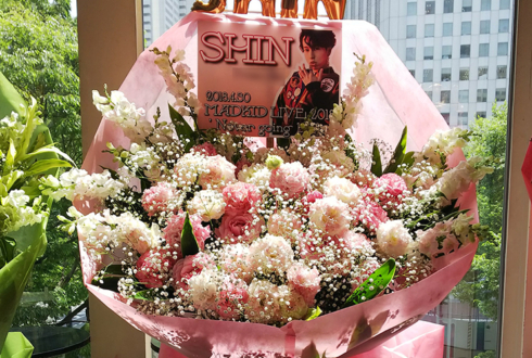 新宿ReNY MADKID SHIN様のライブ公演祝い花束風スタンド花 Pink