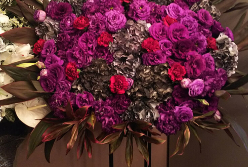 シアターサンモール 安里勇哉様の舞台スタンド花 紫×黒