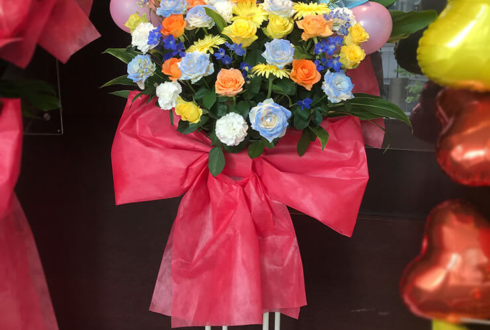 スペースFS汐留 松田将希様の生誕イベント祝いカラフルスタンド花