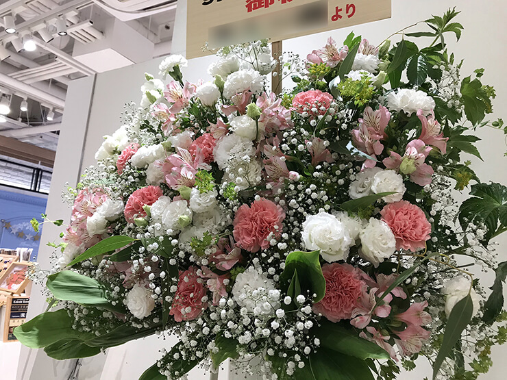 渋谷マルイ gypsophila（ジプソフィア）様のポップアップショップOPEN祝いスタンド花 | フラスタ 楽屋花 はなしごと