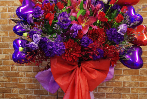 ダイドードリンコアイスアリーナ 小林宏一様のプリンスアイスワールド出演祝い赤×紫フラスタ