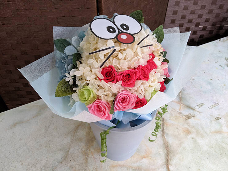 メイドカフェ ほぉ むカフェ 秋葉原ドンキ店 なっちゃんのオペメイド就任祝いプリザーブドフラワー花束 はなしごと