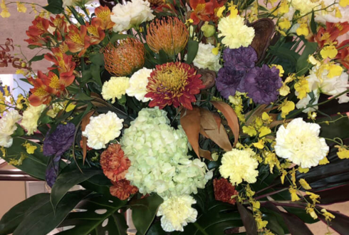 グランドプリンスホテル新高輪 オープンハウス様の感謝の集い開催祝いコーンスタンド花