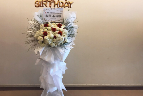 太田基裕様のBDイベント祝い花束風フラスタ ショートケーキイメージ @横浜ランドマークホール