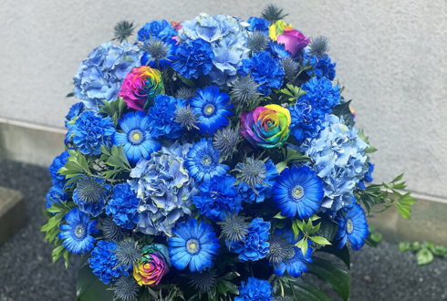 父の日のプレゼントの花 Blue＋レインボーローズ