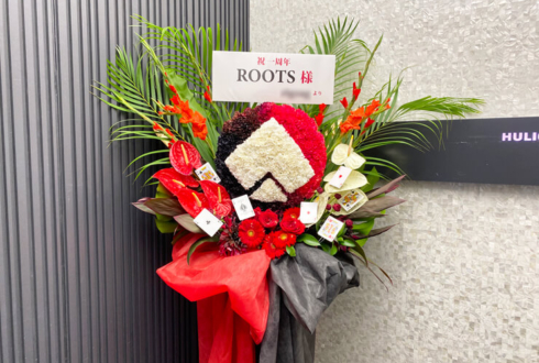 ROOTS SHIBUYA様の1周年祝いロゴモチーフスタンド花 @渋谷