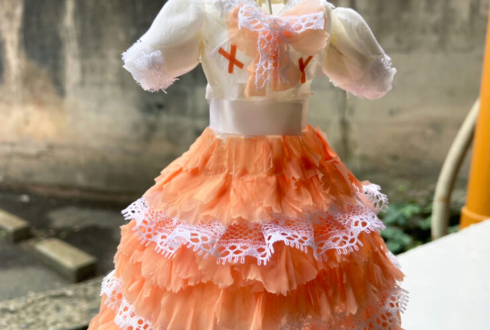 ハニースパイスRe. 天宮るな様の加入1周年祝い花 衣装モチーフプリザーブドフラワーミニトルソーアレンジ
