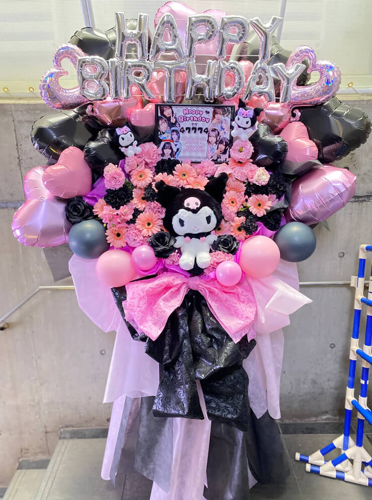 NANIMONO 47774様の生誕祭祝いフラスタ&バラ33本の花束 @青山RizM