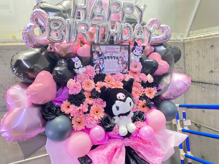 NANIMONO 47774様の生誕祭祝いフラスタ&バラ33本の花束 @青山RizM