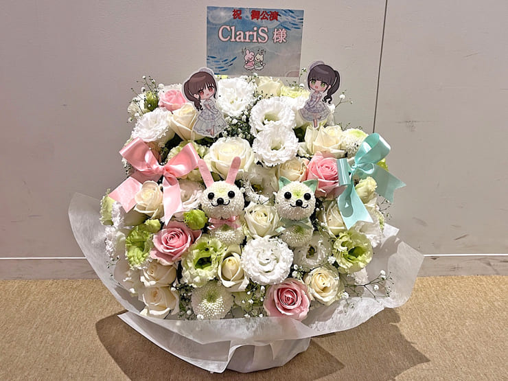 ClariS様のライブ公演祝い花 うさぎとねこのモチーフアレンジ @カルッツかわさき