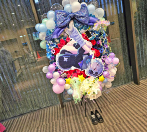 小城夜みるく様の深層祭3出演祝い花束組み込みフラスタ @浅草橋ヒューリックホール