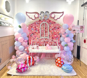 Merry BAD TUNE.三倉みく様の生誕祭祝いフラスタ お菓子の家再現 @Veats Shibuya