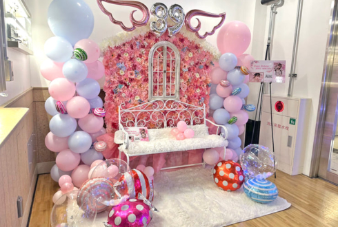 Merry BAD TUNE.三倉みく様の生誕祭祝いフラスタ お菓子の家再現 @Veats Shibuya