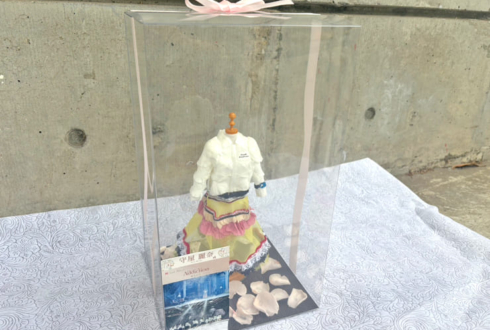 櫻坂46 守屋麗奈様のリアルミーグリ祝い花 衣装再現ミニトルソーアレンジ @幕張メッセ