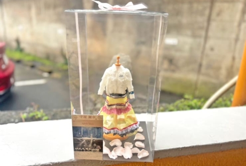 櫻坂46 守屋麗奈様のリアルミーグリ祝い花 衣装再現ミニトルソーアレンジ @幕張メッセ