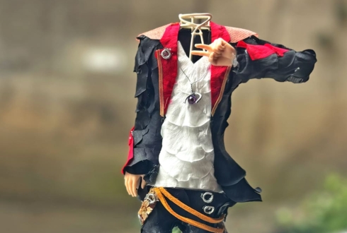 伏見ガク様の伏見ガクエスト公演祝い花 初期衣装再現プリザーブドフラワーミニトルソーアレンジ @愛知県芸術劇場 【花屋店頭展示】