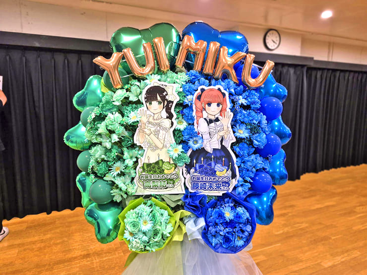 ラフ×ラフ 藤崎未来様の生誕祭祝い花束組み込みフラスタ @ジールシアター東京