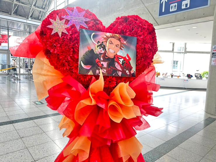 紅井朱雀様 にゃん喜威様の #SideMFANFES_WGF 出演祝いハートモチーフフラスタ @幕張メッセ