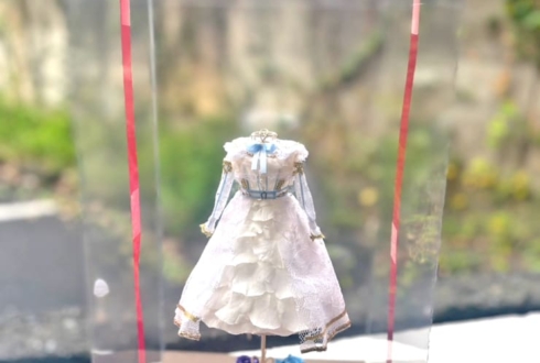 ハルニシオン 芹沢心色様の生誕祭祝い花 衣装再現プリザーブドフラワーミニトルソーアレンジ @渋谷音楽堂