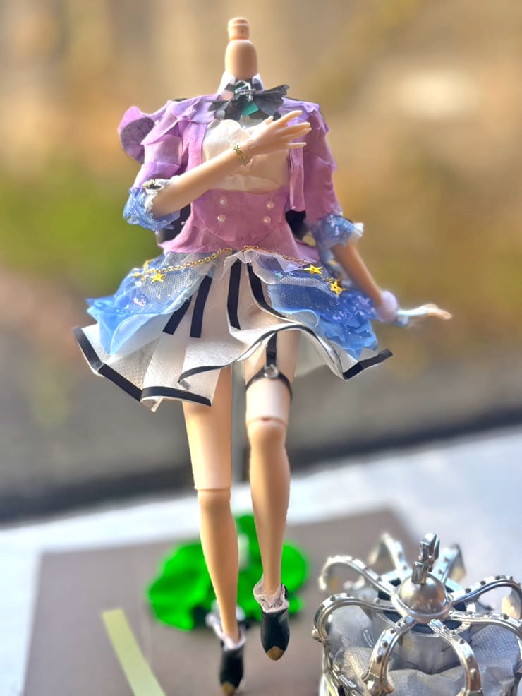 音葉なほ様の生誕祭祝い花 衣装再現フラワードール 【花屋店頭展示】