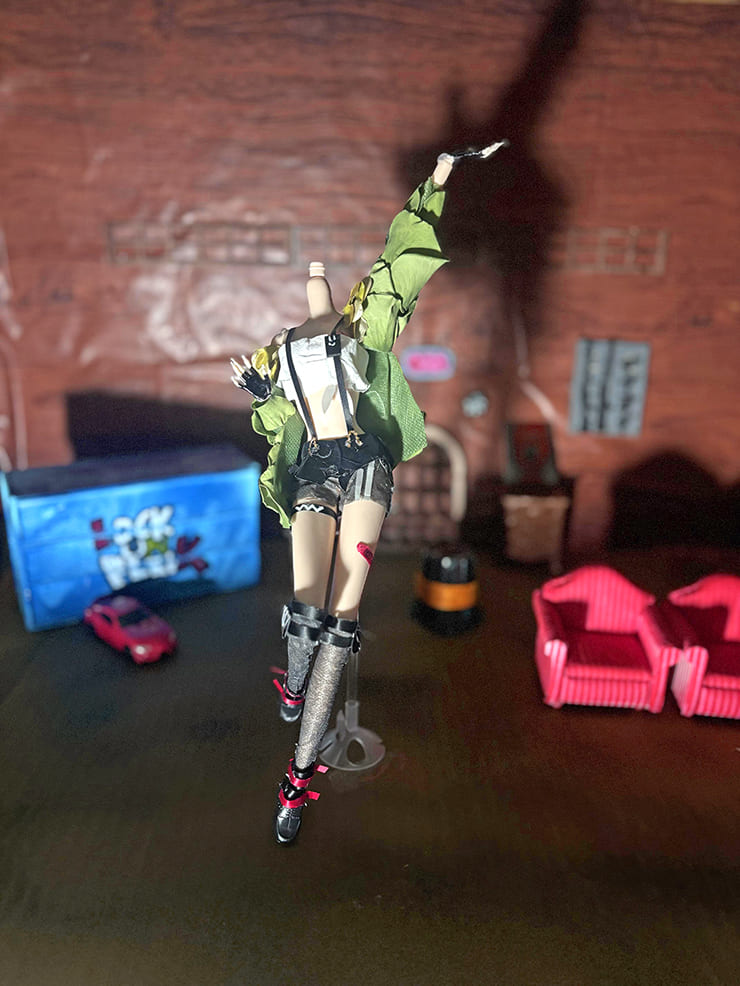 レイン・パターソン様の #ロクフリゲームフェスタ 公演祝い花 衣装再現フラワードール @パシフィコ横浜【花屋店頭展示】