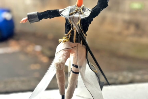 剣持刀也様の #にじさんじWORLDTOUR2025 東京公演祝い花 衣装再現フラワードール @TOYOTA ARENA TOKYO【花屋店頭展示】