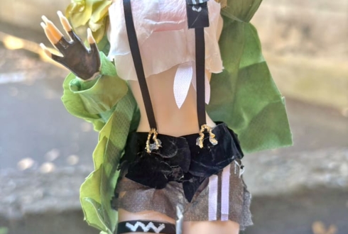 レイン・パターソン様の #ロクフリゲームフェスタ 公演祝い花 衣装再現フラワードール @パシフィコ横浜【花屋店頭展示】