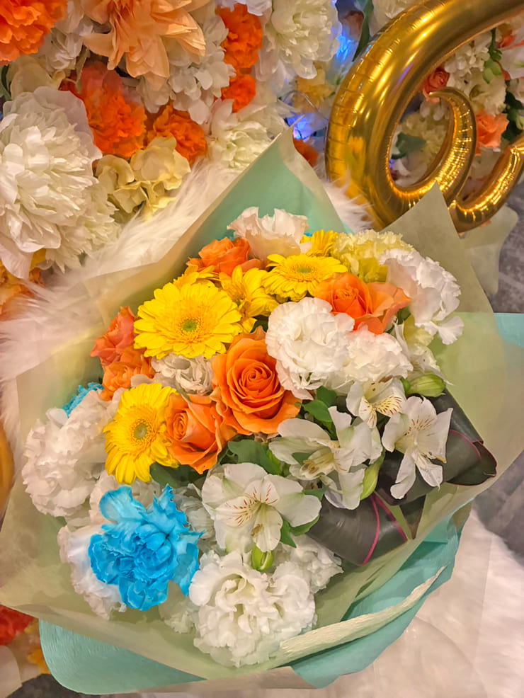 あやぽんず*様の生誕祭祝い連結フラスタ&花束 花壁 @赤羽ReNY alpha