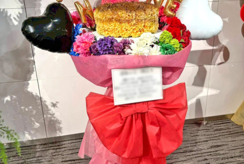 秘間慈ぱね様の #ぶいぱいトライアル 出演祝いクラゲちゃんアイス・パンケーキモチーフフラスタ @品川ザ・グランドホール