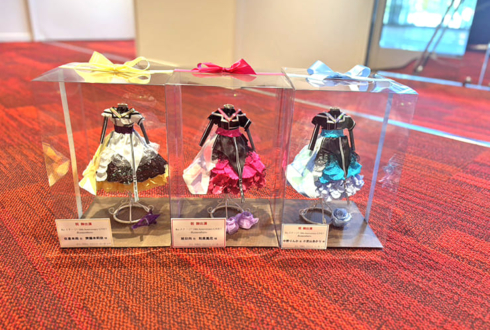 トライアムトーン様の #Rst_10thAnniv ライブ出演祝い花 衣装再現ミニトルソーアレンジ @川口総合文化センターリリア・フカガワみらいホール