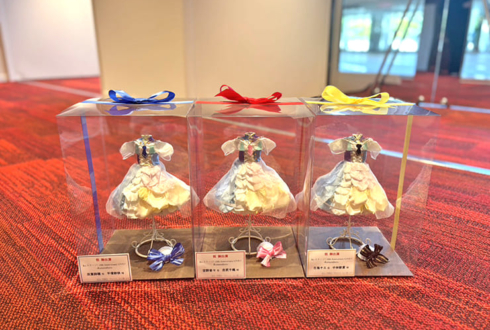 アルシュシュ様の #Rst_10thAnniv ライブ出演祝い花 衣装再現ミニトルソーアレンジ @川口総合文化センターリリア・フカガワみらいホール