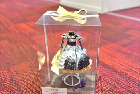 トライアムトーン 佐倉未雨役 齊藤未莉依様の #Rst_10thAnniv ライブ出演祝い花 衣装再現ミニトルソーアレンジ @川口総合文化センターリリア・フカガワみらいホール