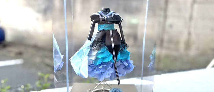 トライアムトーン 岬珊瑚役 田中あいみ様の #Rst_10thAnniv ライブ出演祝い花 衣装再現ミニトルソーアレンジ @川口総合文化センターリリア・フカガワみらいホール