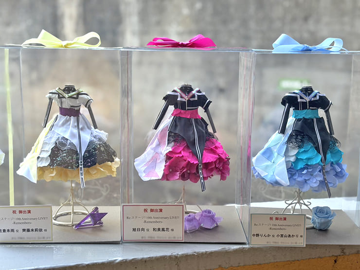 トライアムトーン様の #Rst_10thAnniv ライブ出演祝い花 衣装再現ミニトルソーアレンジ @川口総合文化センターリリア・フカガワみらいホール