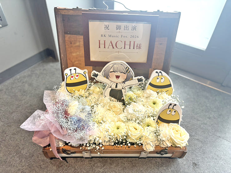 HACHI様の #RKMFes_2026 出演祝い花 トランクケースアレンジ @立川ステージガーデン