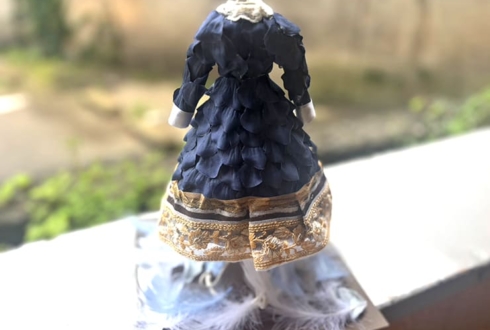 乃木坂46 鈴木佑捺様のオンラインミーグリ開催祝い花 額縁衣装再現プリザーブドフラワーミニトルソーアレンジ