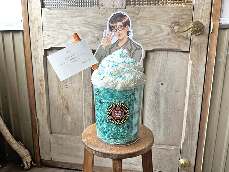 岩崎諒太様のBDイベント開催祝い花 チョコミントフラペチーノモチーフアレンジ @池田市民文化会館