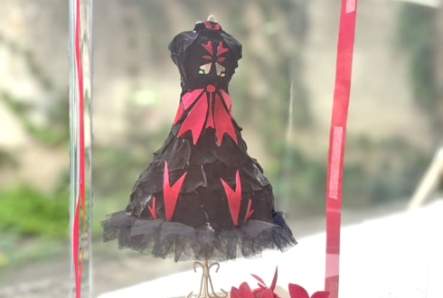 御莉姫様の #V_UTAMATSURI_LIVE 出演祝い花 衣装再現プリザーブドフラワーミニトルソーアレンジ @豊洲PIT