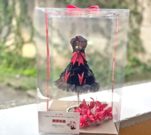 御莉姫様の #V_UTAMATSURI_LIVE 出演祝い花 衣装再現プリザーブドフラワーミニトルソーアレンジ @豊洲PIT