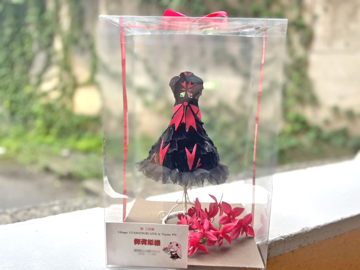 御莉姫様の #V_UTAMATSURI_LIVE 出演祝い花 衣装再現プリザーブドフラワーミニトルソーアレンジ @豊洲PIT