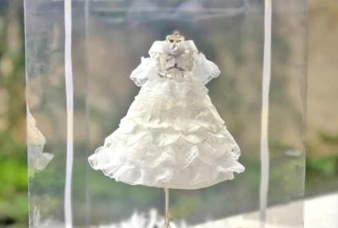 PALE TULLE 宇佐美麗乃.様の卒業ライブ公演祝い花 衣装再現プリザーブドフラワーミニトルソーアレンジ @WITH HARAJUKU